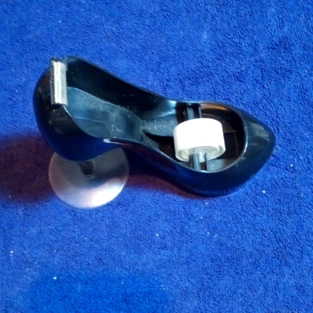 Tape dispenser